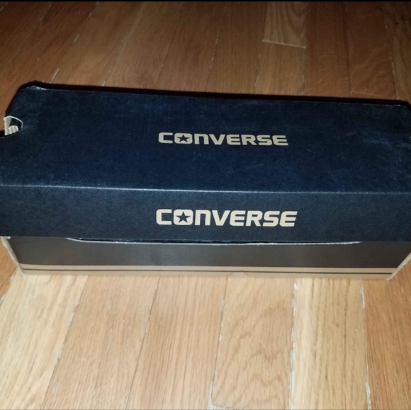 CONVERSE SIZE 6 MULTICOLOR IN BOX Women's Teens - Picture 2 of 10